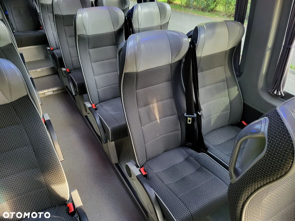 Mercedes-Benz Sprinter - 16