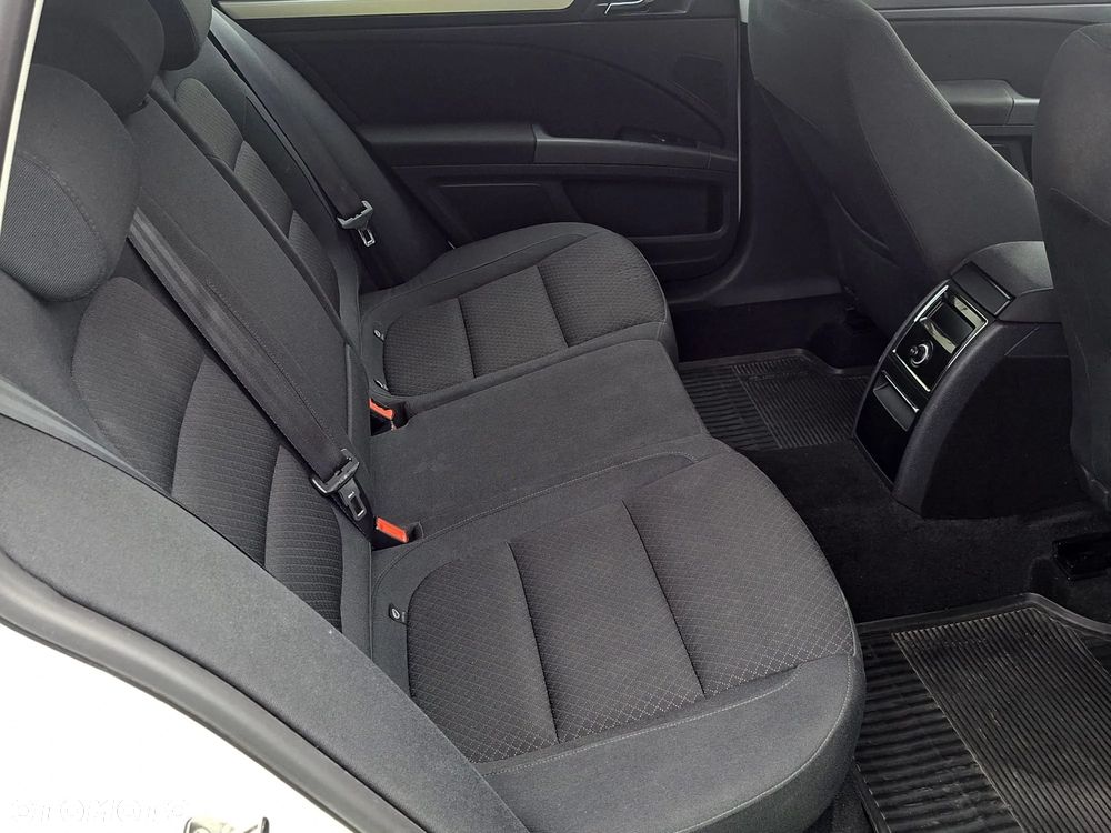 Skoda Superb 2.0 TDI Ambition - 13