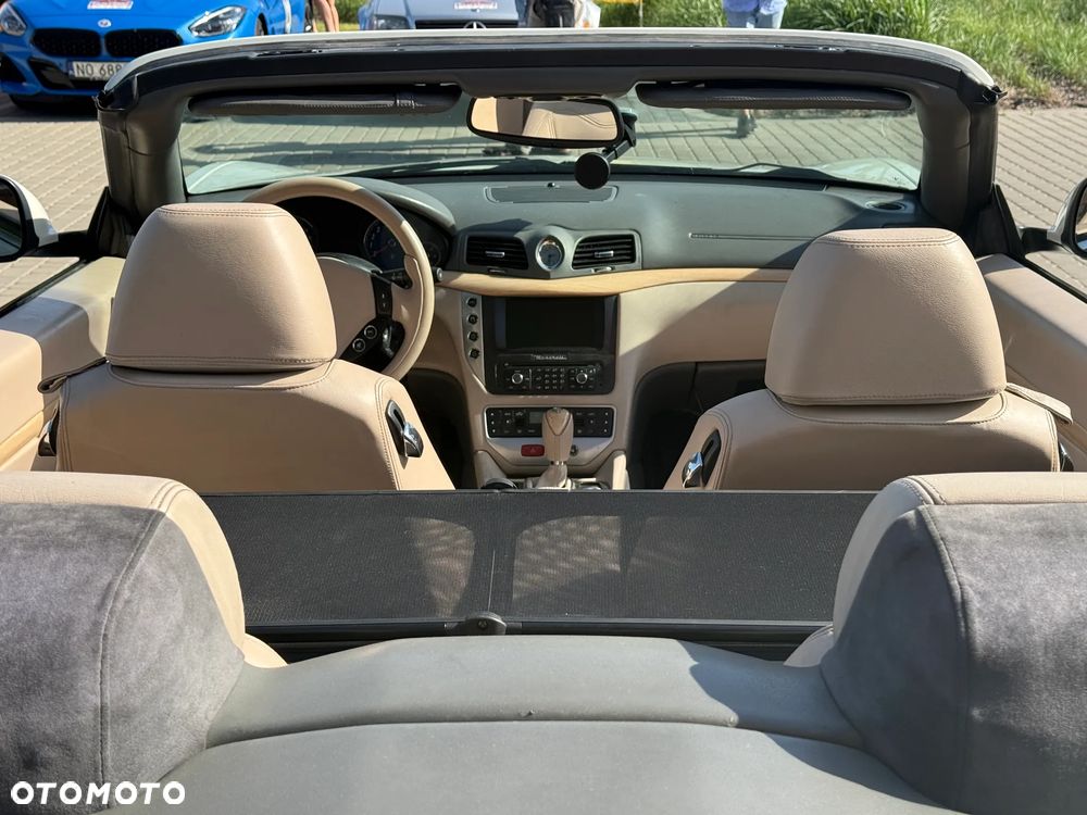 Maserati GranCabrio - 14