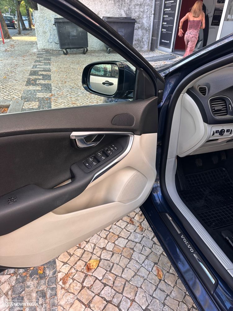 Volvo V40 D2 You - 12