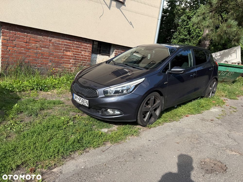 Kia Ceed 1.4 CVVT Fifa World Cup Edition - 1