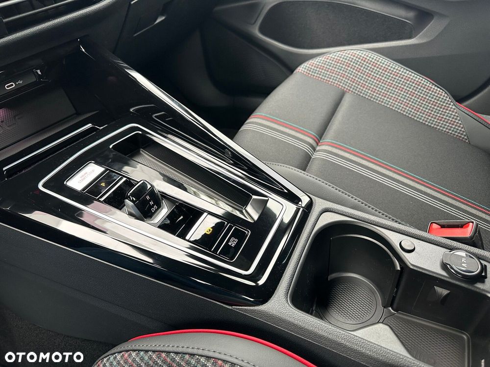 Volkswagen Golf 2.0 TSI GTI Edition 50 DSG - 26