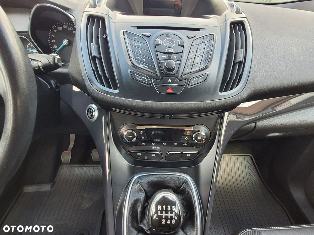 Ford Kuga - 37