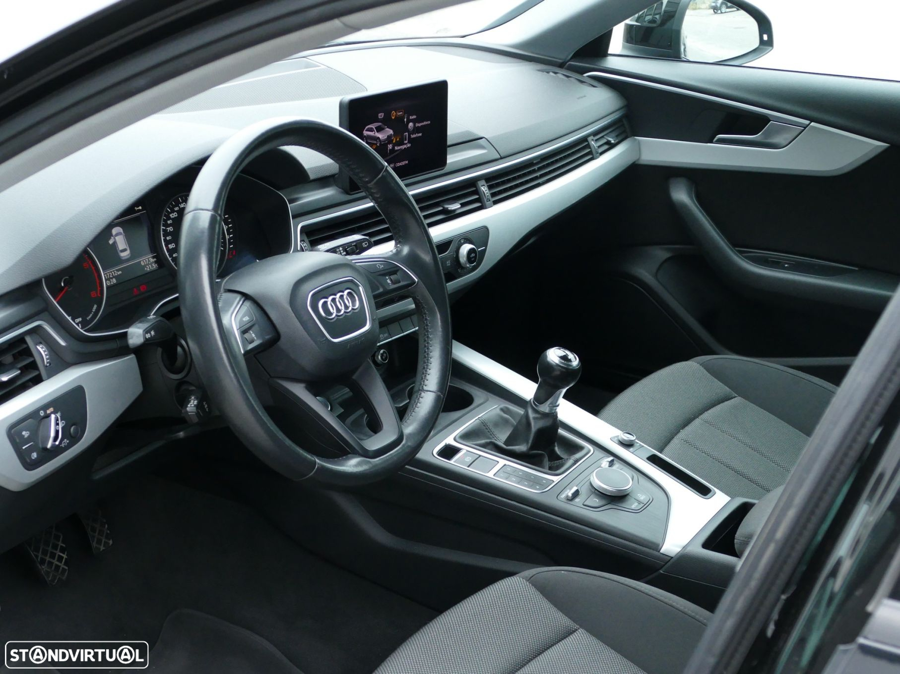Audi A4 Avant 2.0 TDI Advance - 22