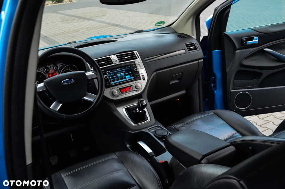 Ford Kuga 2.0 TDCi 2x4 Titanium - 37