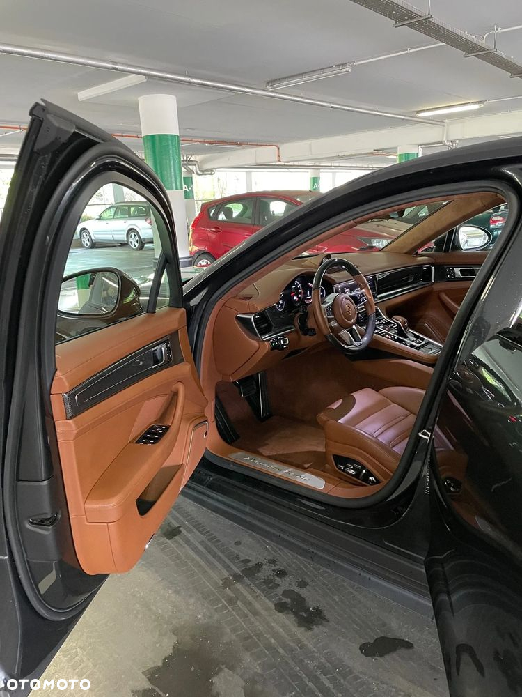 Porsche Panamera Turbo Sport Turismo - 24