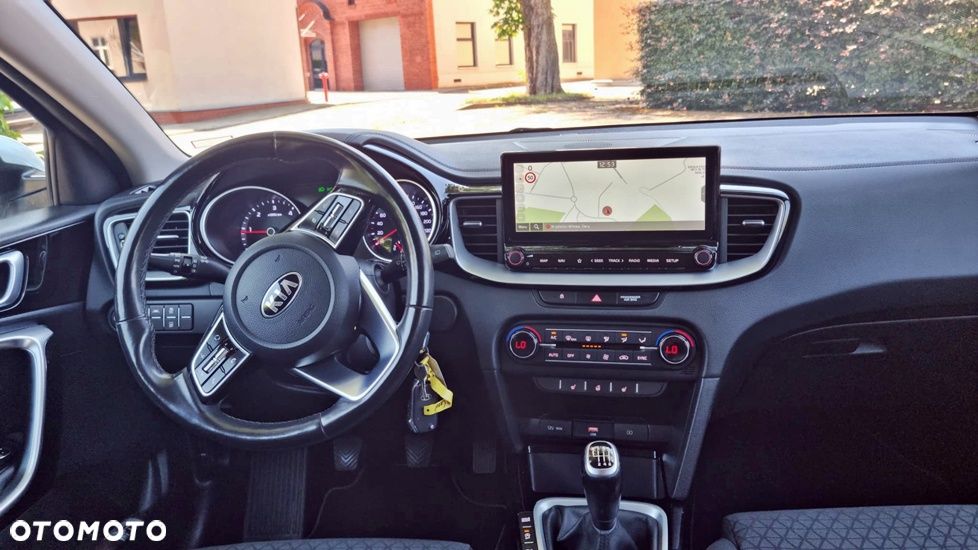 Kia Ceed 1.6 CRDi mHEV L Business Line - 11