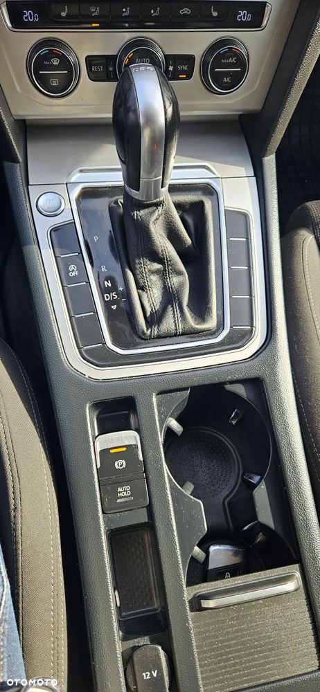 Volkswagen Passat Variant 2.0 TDI SCR DSG Comfortline - 13