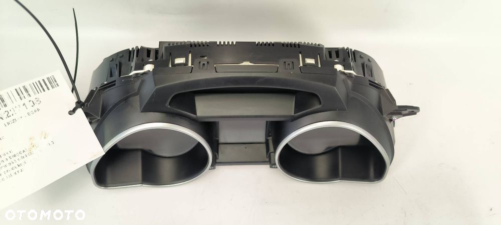 LICZNIK ZEGAR AUDI A5 8T0920932L - 2