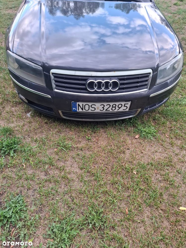 Audi A8 4.2 L Quattro - 1