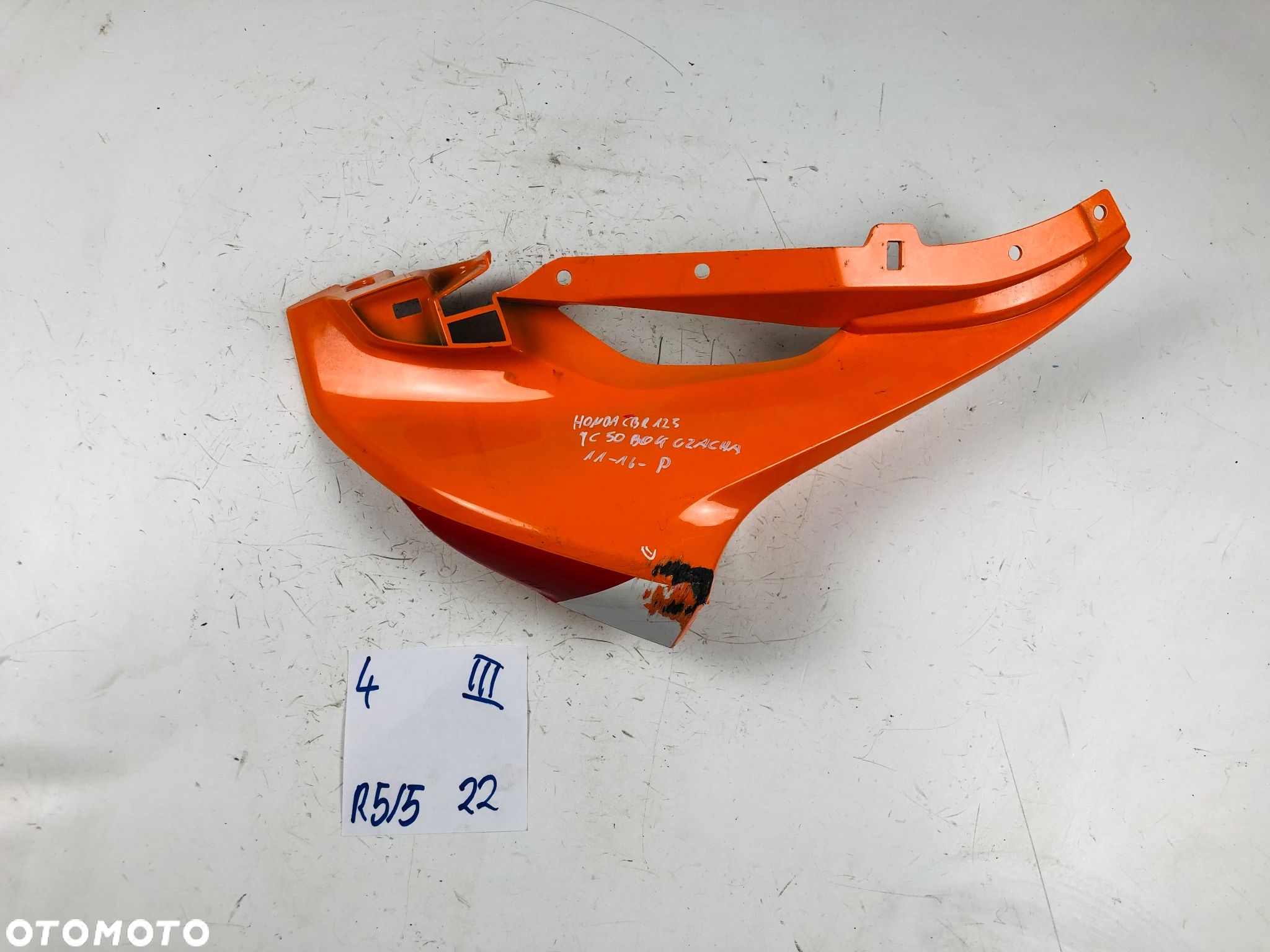 Honda CBR 125 JC 50 11-16 czacha czasza prawa owiewka bok - 1