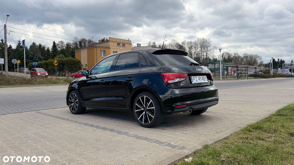 Audi A1 Sportback 1.6 TDI Sport S tronic - 4