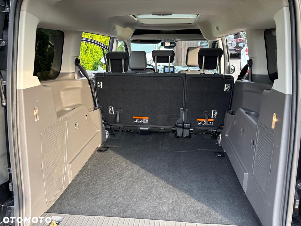 Ford Tourneo Connect Grand - 33
