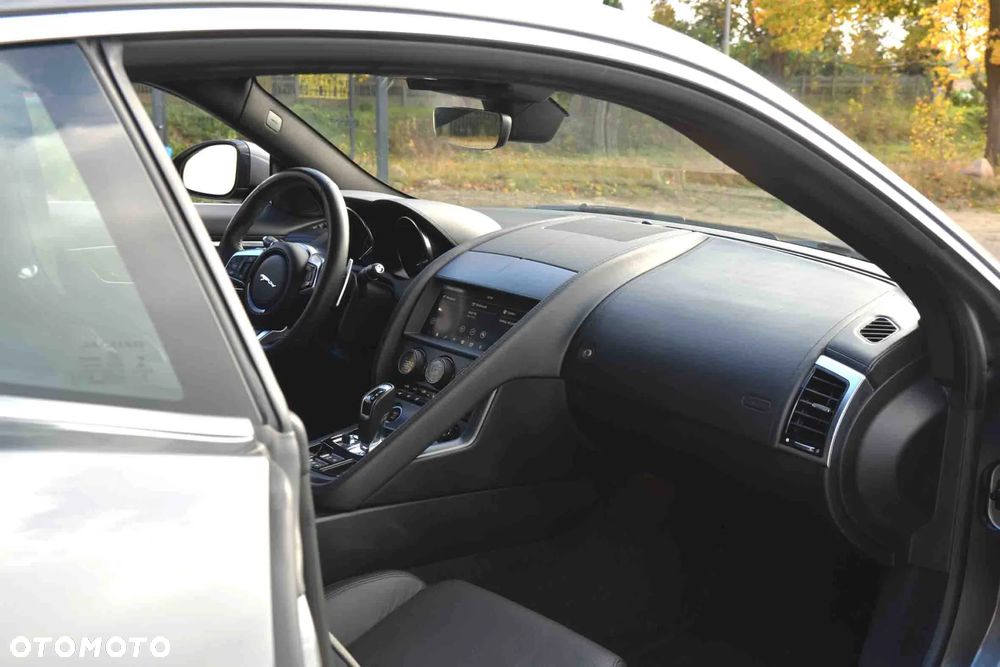 Jaguar F-Type 3.0 V6 S/C Chequered Flag - 20