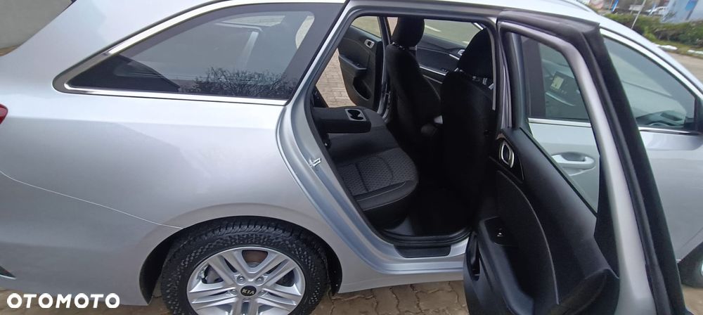 Kia Ceed 1.6 CRDi SCR M - 22