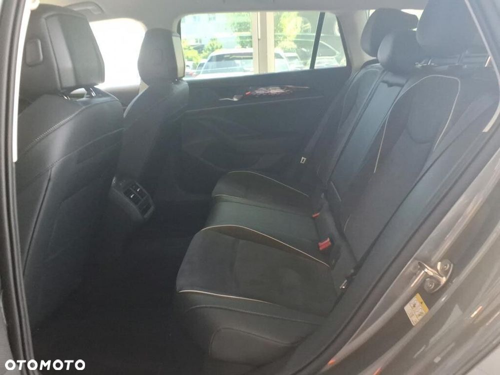 Volkswagen Passat - 7