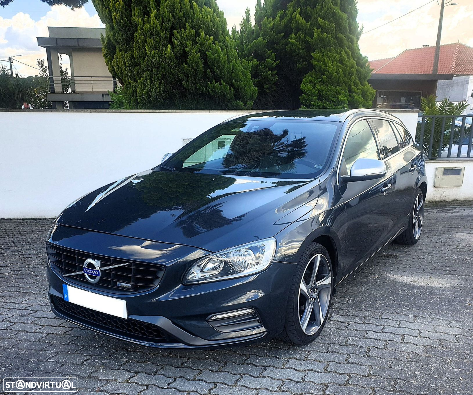 Volvo V60 1.6 D2 R-Design Momentum - 3