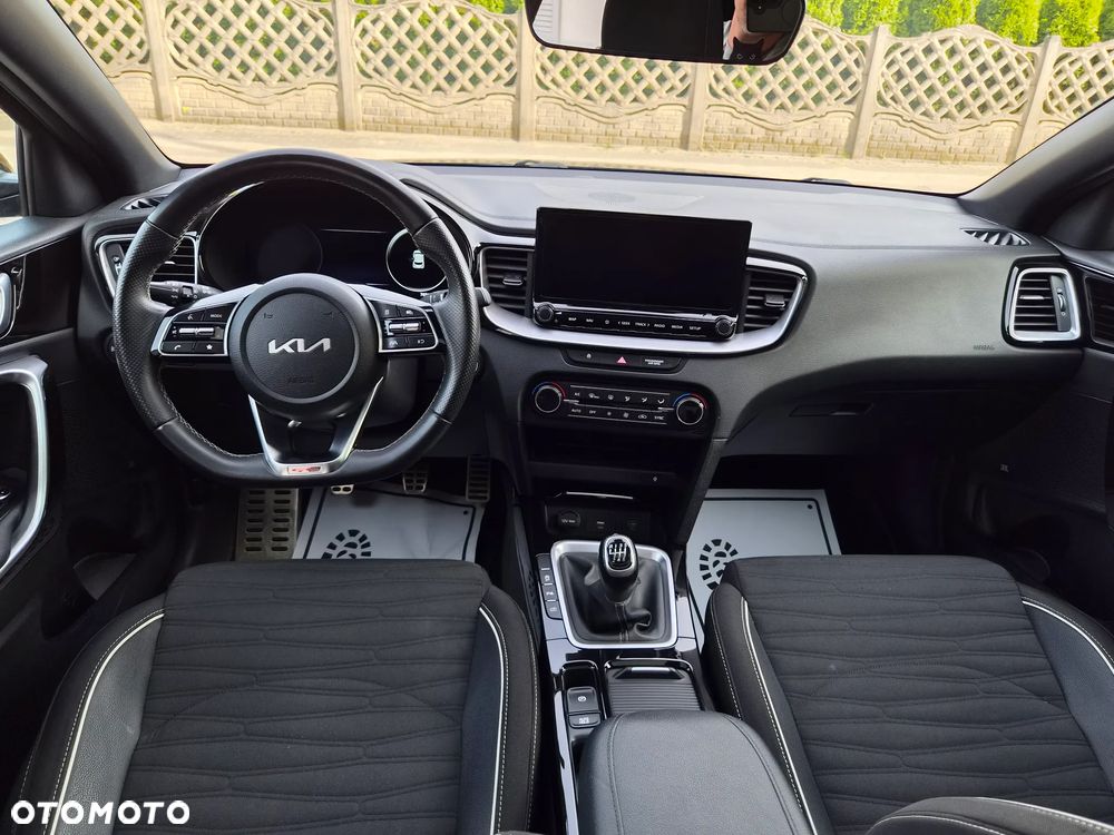 Kia XCeed - 22