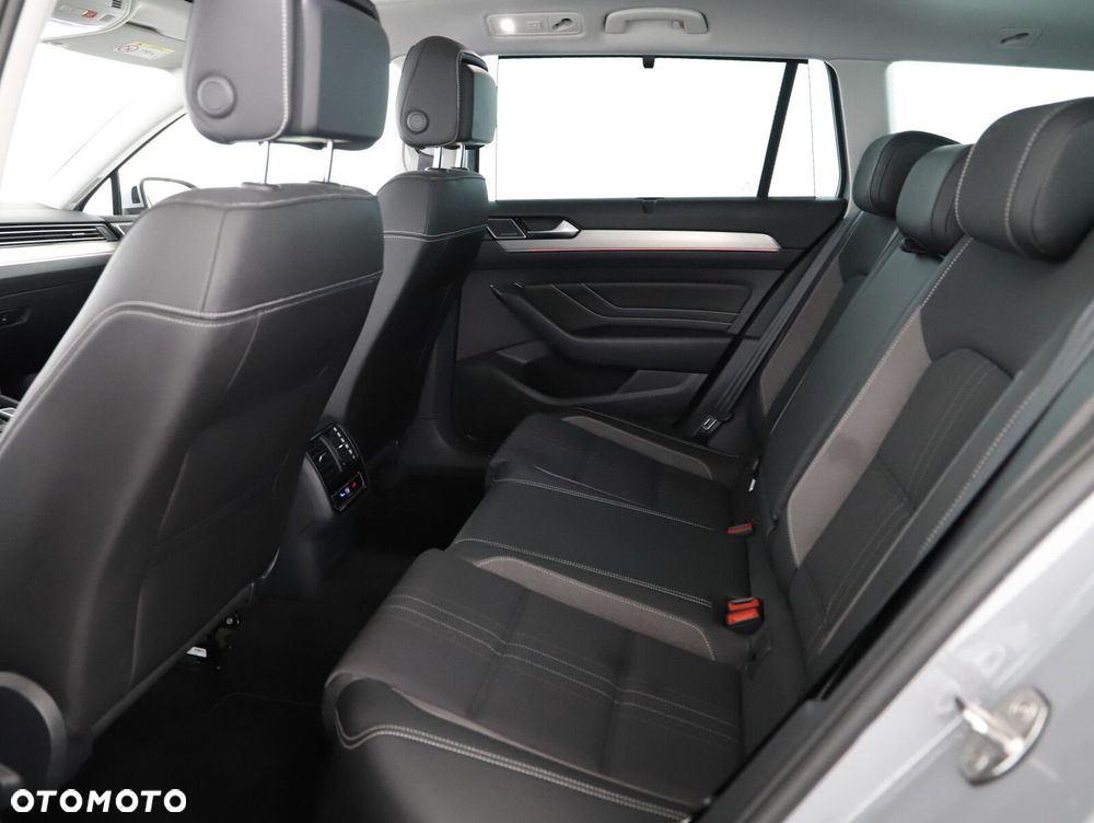 Volkswagen Passat Alltrack - 12