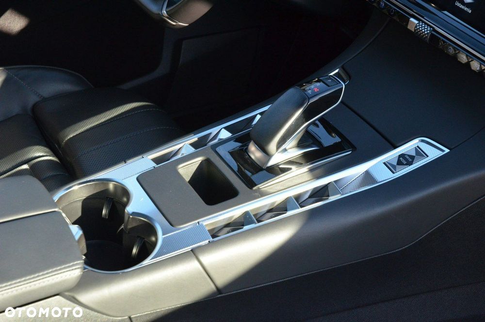 DS Automobiles DS 7 Crossback 1.6 E-Tense 4x4 So Chic - 28