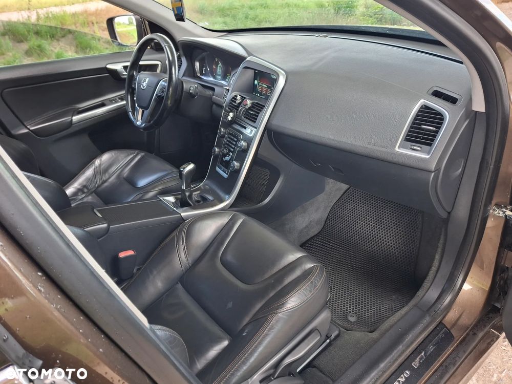 Volvo XC 60 D4 Drive-E Momentum - 6
