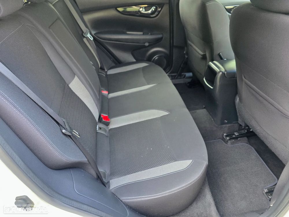 Nissan Qashqai 1.5 dCi N-Connecta - 47