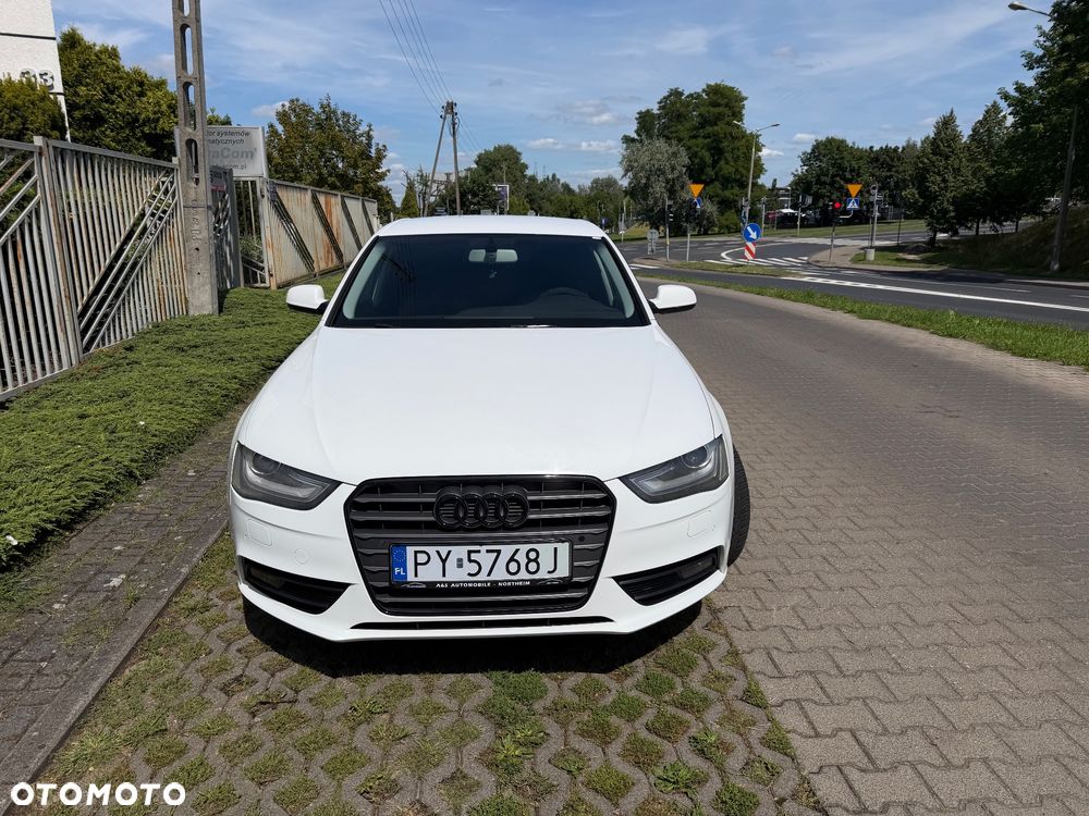 Audi A4 Limousine - 1
