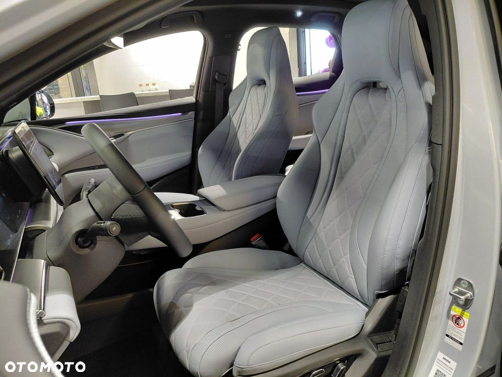 BYD Sealion 7 - 8