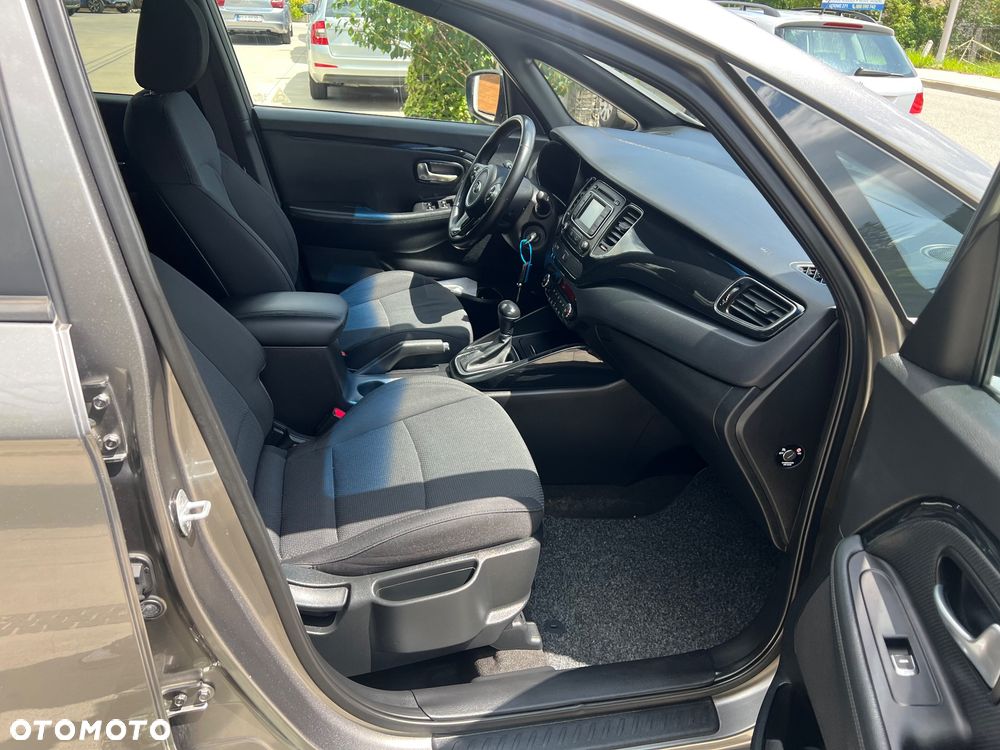 Kia Carens 1.7 CRDi 141 Dream Team Edition - 31