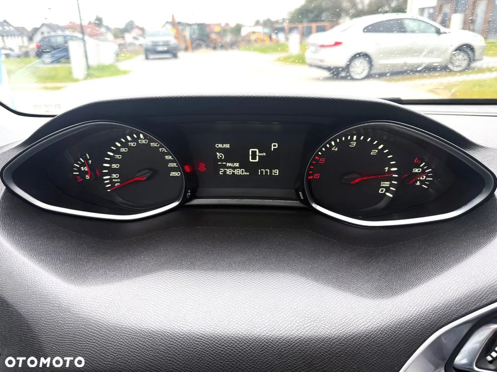 Peugeot 308 SW BlueHDi 150 EAT6 Stop & Start Allure - 15
