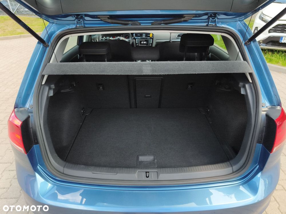 Volkswagen Golf - 28