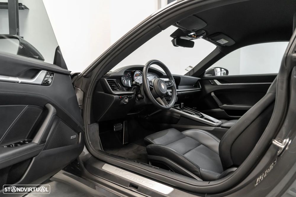 Porsche 911 (992) Carrera S PDK - 10