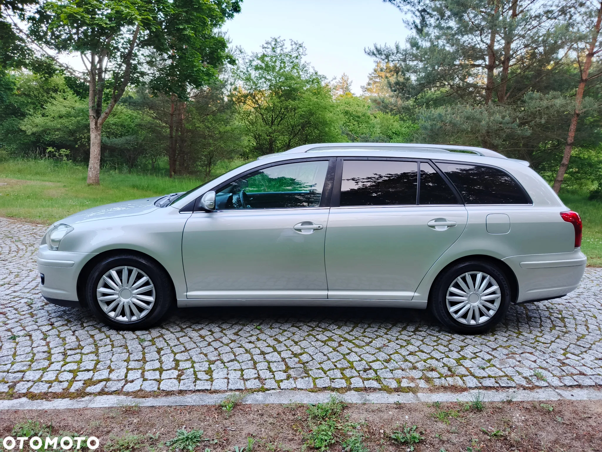 Toyota Avensis 2.0 D-4D Sol - 27