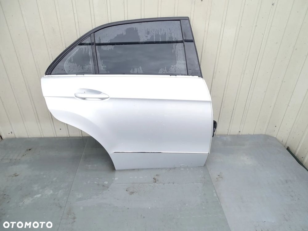 E KLASA W212 Drzwi prawy tyl C775 - 2