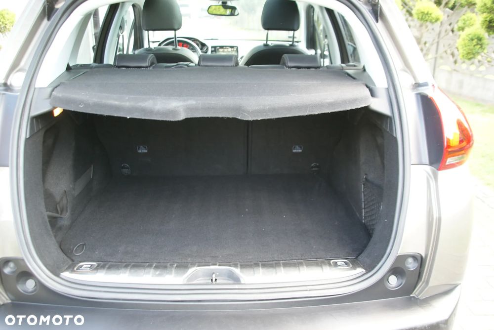 Peugeot 2008 1.6 BlueHDi Allure - 9