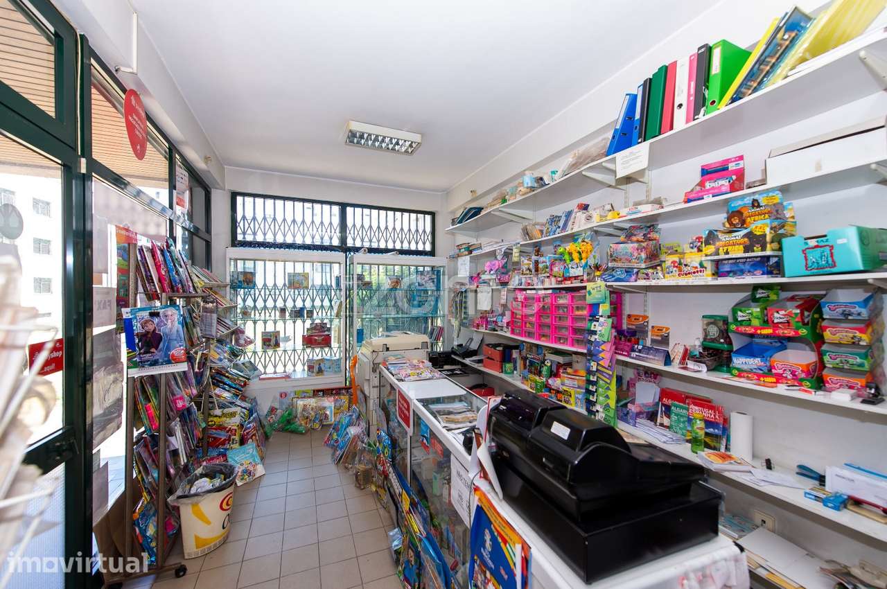 Loja Comercial, São Mamede de Infesta, Matosinhos - Grande imagem: 5/16
