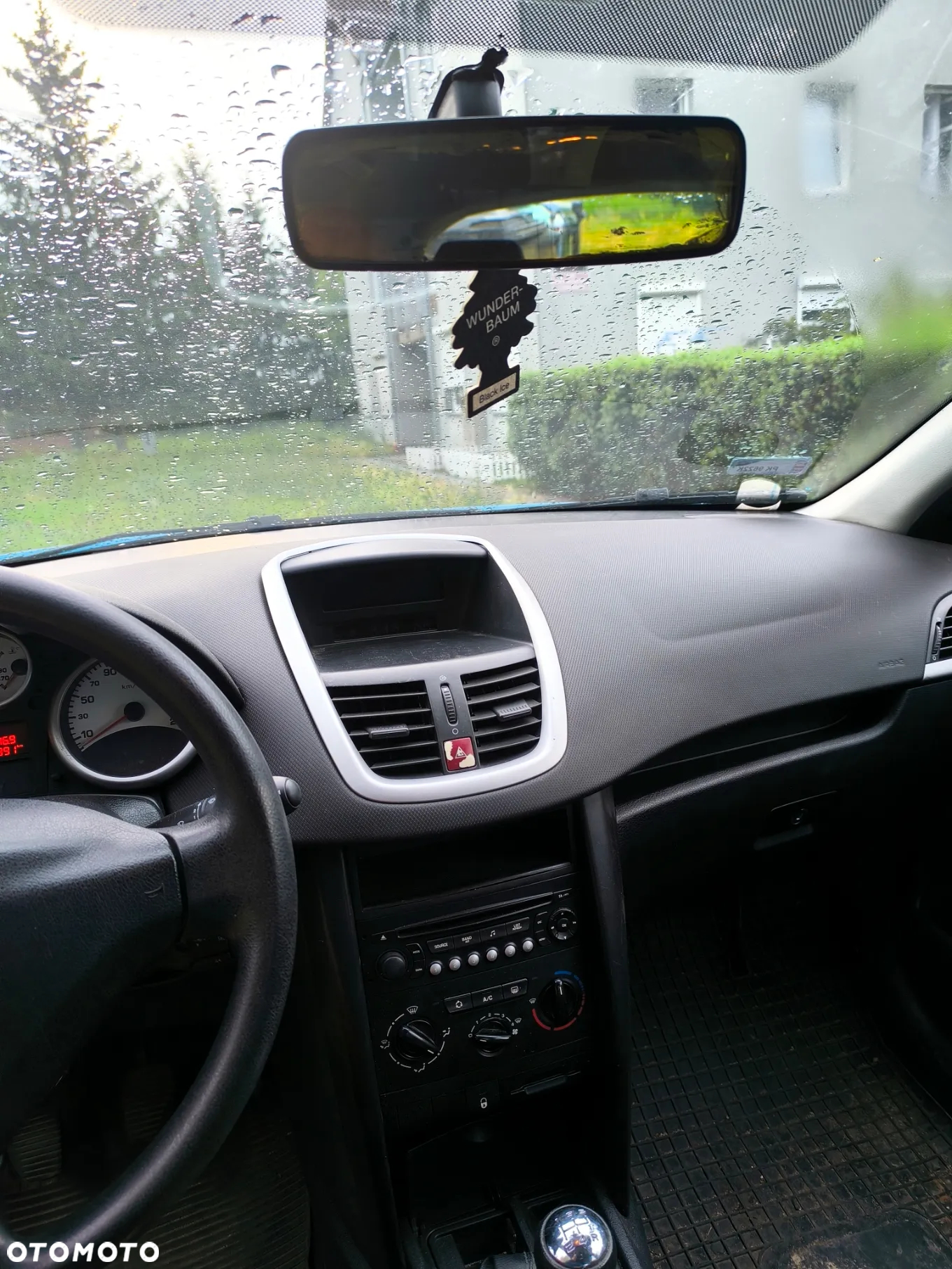 Peugeot 207 - 8