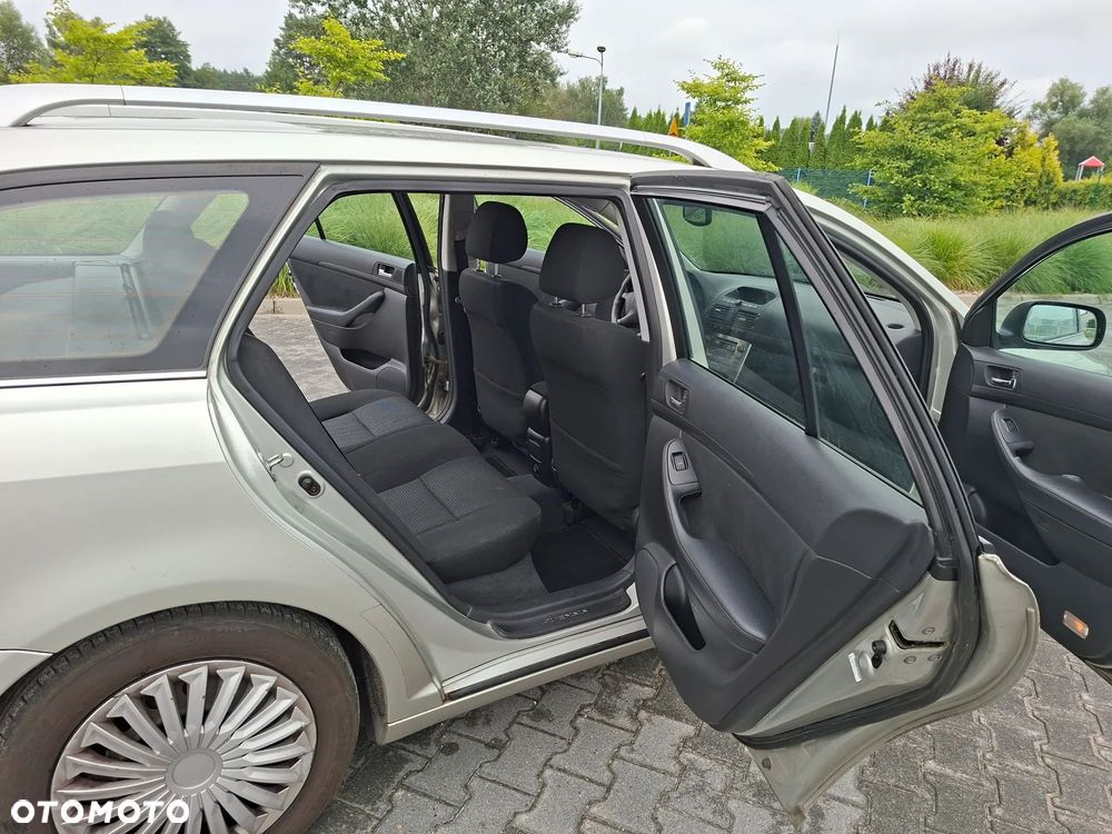 Toyota Avensis 1.8 VVT-i Combi - 13