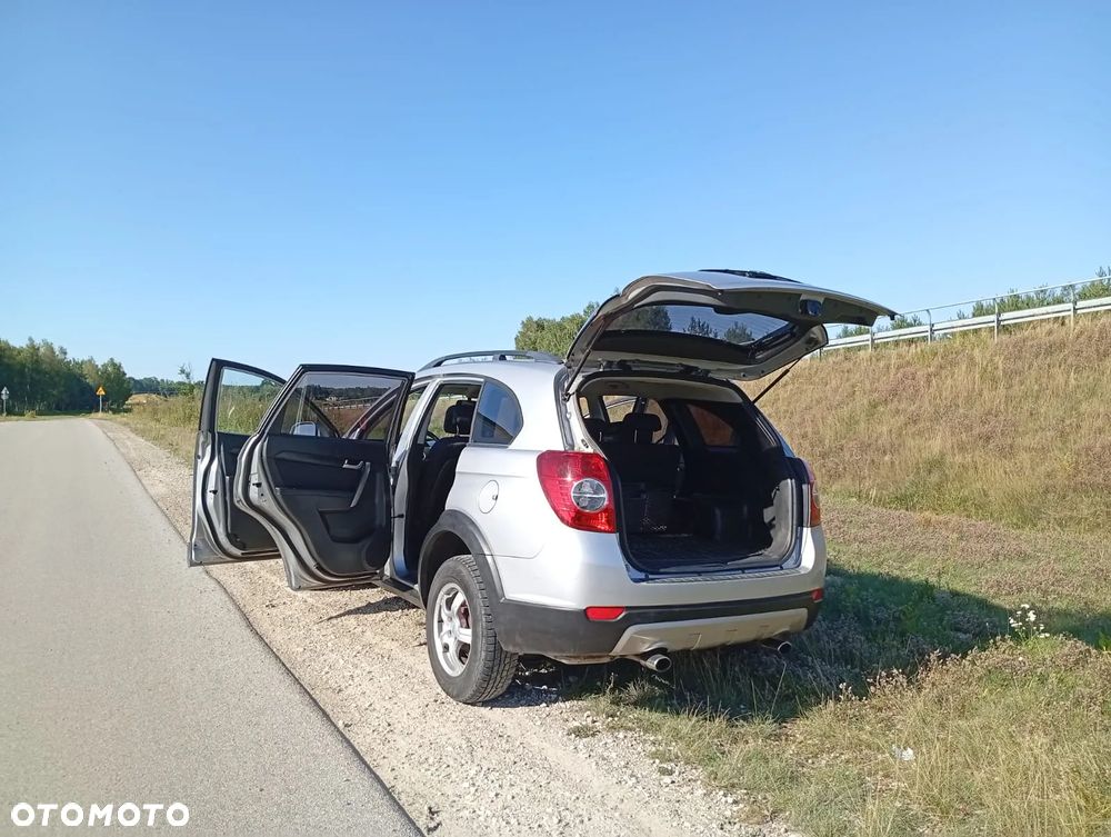 Chevrolet Captiva 2.4 LS 5os - 5