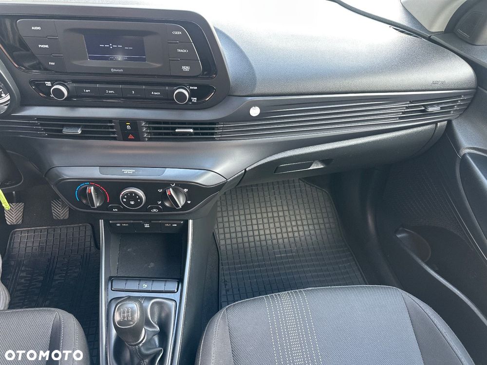 Hyundai i20 1.2 Pure - 11
