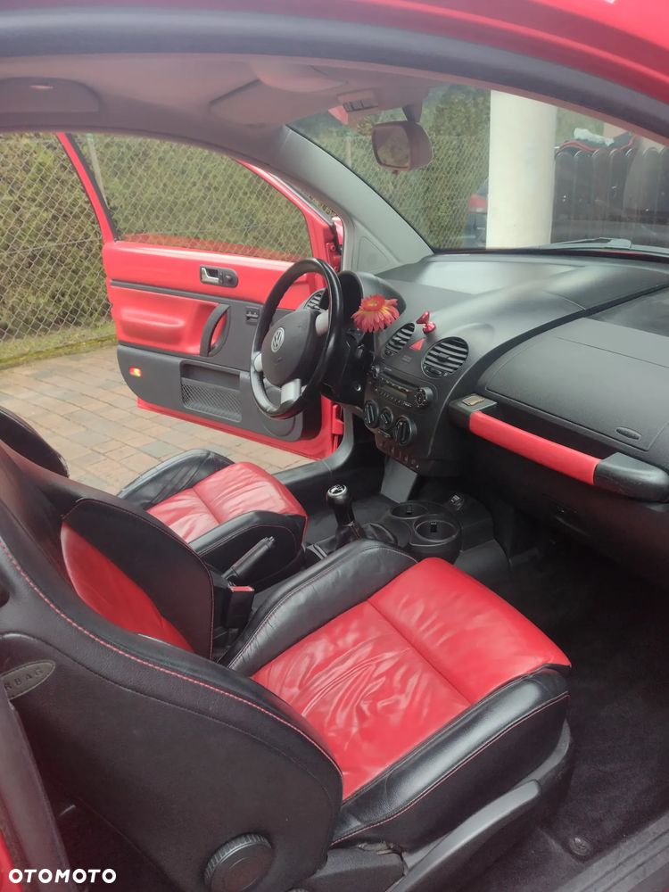 Volkswagen New Beetle - 9