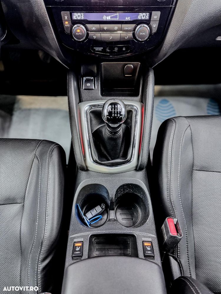 Nissan Qashqai 1.6 DCI TEKNA - 16