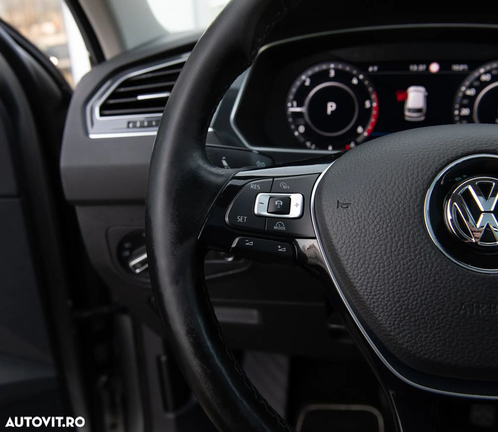 Volkswagen Tiguan - 33