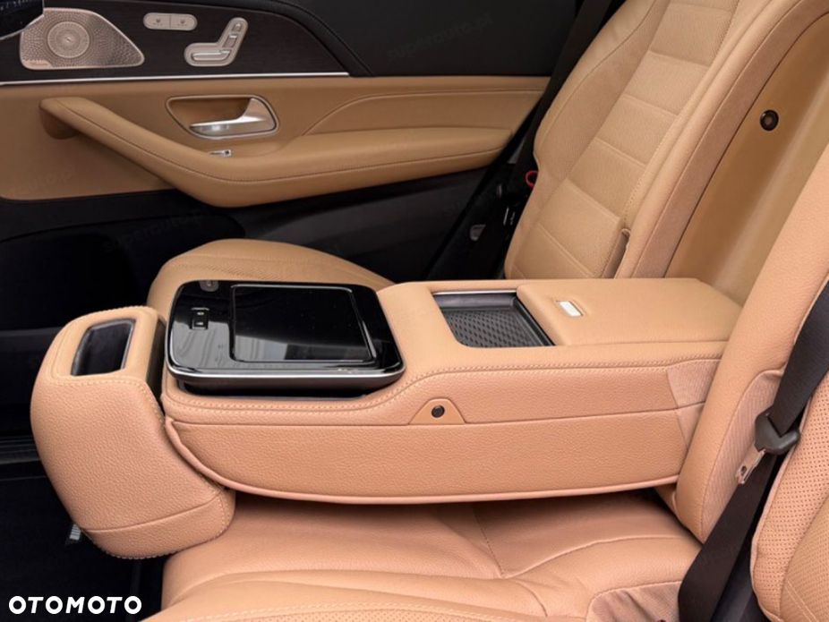 Mercedes-Benz GLS - 13