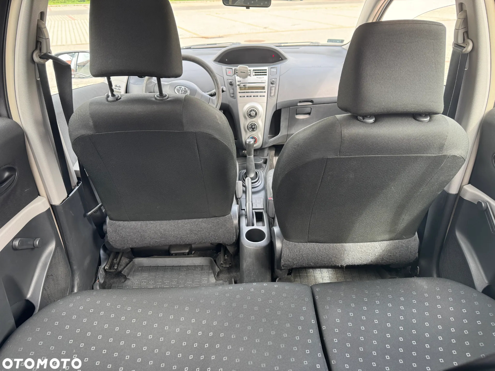 Toyota Yaris - 4