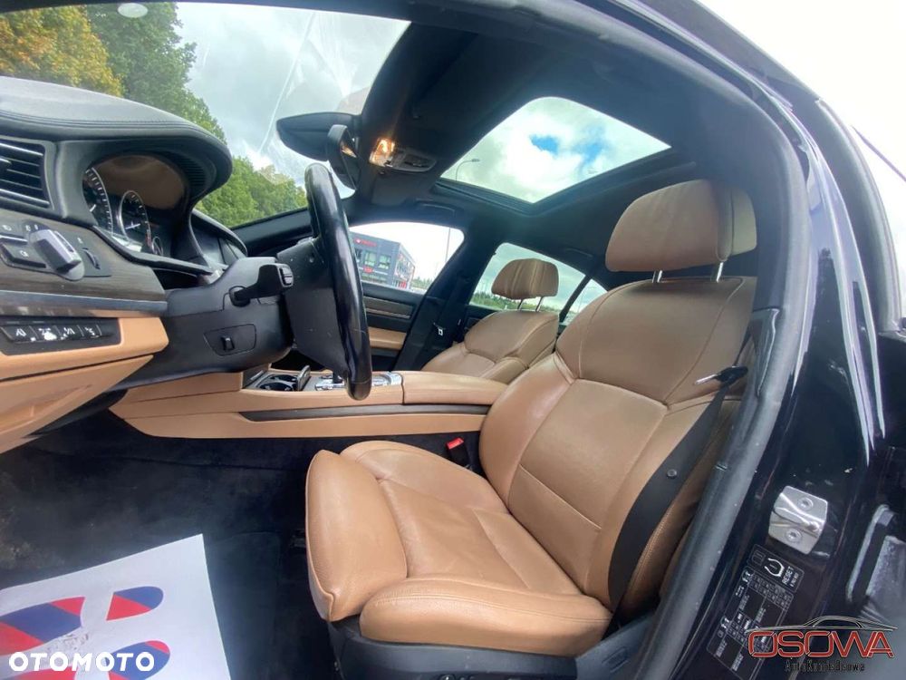BMW Seria 7 - 38