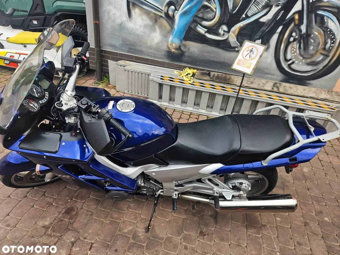Yamaha FJR - 6