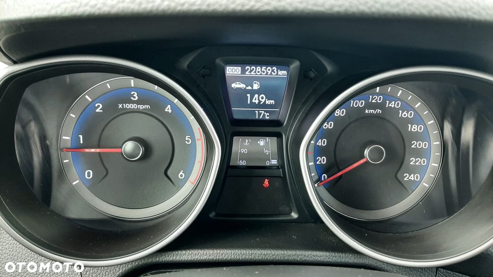 Hyundai i30 blue 1.6 CRDi Classic - 12