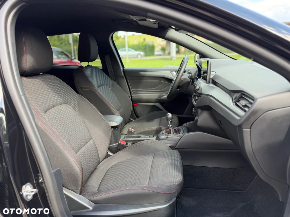 Ford Focus 1.0 EcoBoost mHEV ST-Line - 17