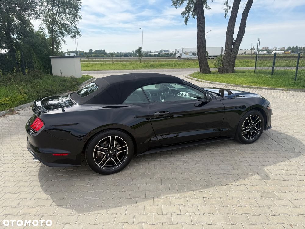 Ford Mustang - 8